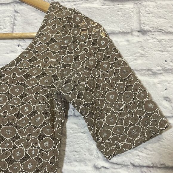 HAPPENING In The Present Half Sleeve Double Scoop Neck Size Medium. - Picture 5 of 8